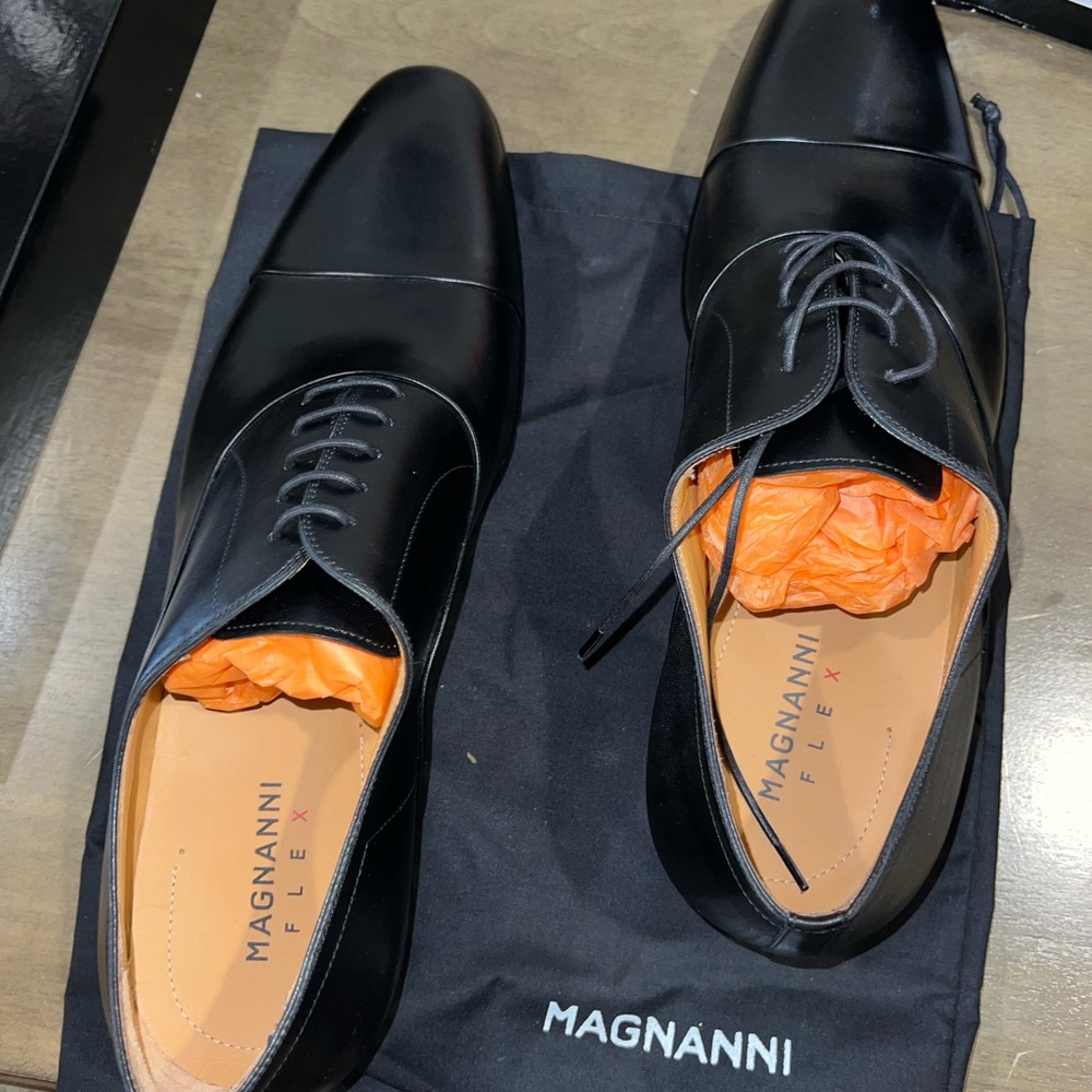 Size 14, Magnanni Segovia black leather men’s dress shoes